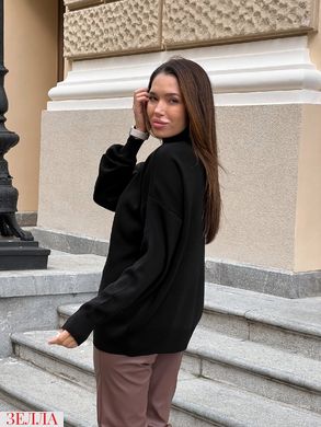 Котоновий светр чорного кольору, в універсальному розмірі 42-46.