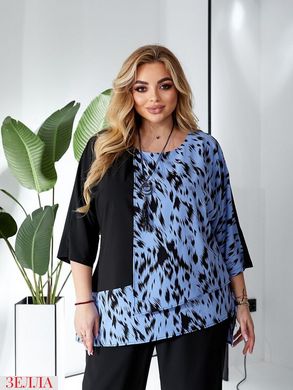 Блуза з кулоном в розмірі 54-56, 58-60, 62-64, колір блакитний.