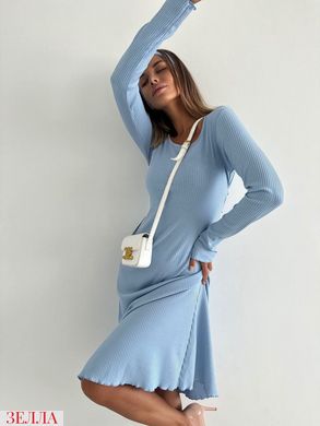 Подовжена сукня в розмірі 42-44, 46-48, колір блакитний.