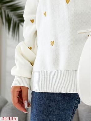 Оверсайз светр з сердечками в універсальному розмірі 42-46, колір молоко