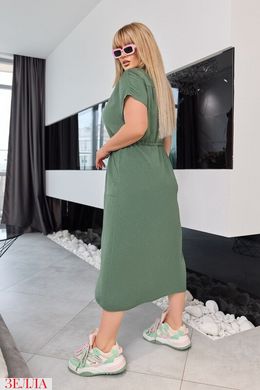 Подовжена сукня прямого крою в розмірі 52, 54, 56, колір хакі.