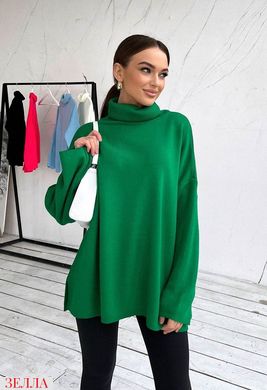 Оверсайз светр з високою горловиною в універсальному розмірі 42-46, колір зелений.
