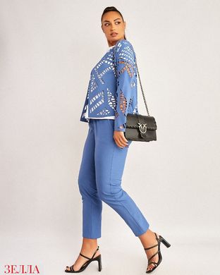 Костюм ТРІЙКА штани+блузка+жакет, блакитного кольору з перфорацією у 52 розмірі