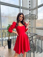 Коктельна сукня червоного кольору, в розмірі 42, 44, 46.
