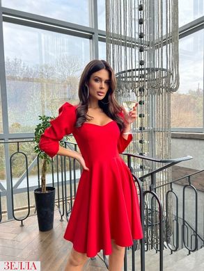 Коктельна сукня червоного кольору, в розмірі 42, 44, 46.