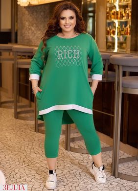 Женский летний трикотажный костюм удлиненная туника + капри зеленого цвета в размере 48-50, 52-54, 56-58, 60-62, 64-66
