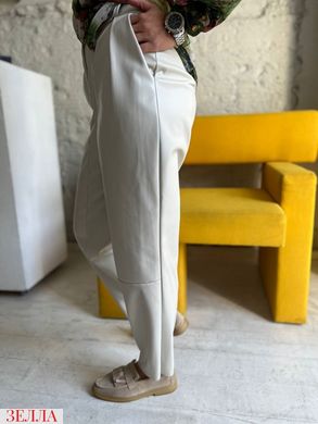 Штани білого кольору, в розмірі 42-44, 46-48.
