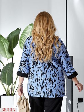 Блуза вільного крою з кулоном в розмірі 54-56, 58-60, 62-64, колір блакитний.