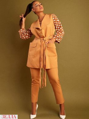 Женский костюм тройка брюки+блузка+жилет цвет карамель в размере 50, 52, 54, 56