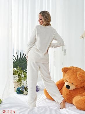 Тепла домашня піжама, у розмірі 50-52, 54-56, у молочному кольорі