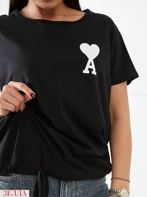 Стильна футболка в універсальному розмірі 48-54, колір чорний.
