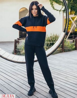 В'язаний жіночий спортивний костюм з контрастною смужкою в універсальному розмірі 42-46, колір чорний-помаранчевий