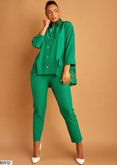 Женский однотонный костюм двойка брюки+блузка зеленого цвета стрейч костюмка с перфорацией в размере 50, 52, 54