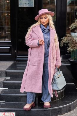 Пальто розового кольору, в розмірі 50-52, 54-56, 58-60.