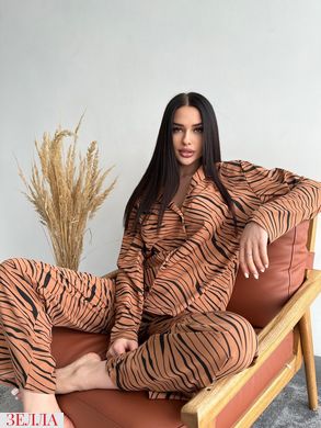 Красива піжама тигрового кольору, в розмірі 42-44, 46-48.
