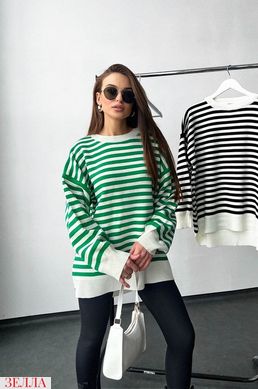 Смугастий светр в універсальному розмірі 42-46, колір зелена смужка.