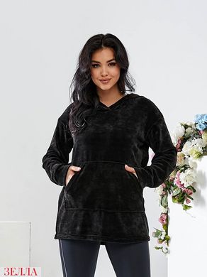 Велюровий светр чорного кольору, в розмірі 48-52, 54-58, 60-64.
