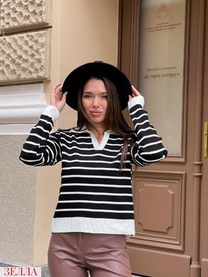 Демісезонний светр чорного кольору в смужку, в універсальному розмірі 42-46.
