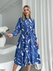 Сукня-сорочка із принтом пір'я в розмірі 42-44, 46-48, 50-52, колір синій.