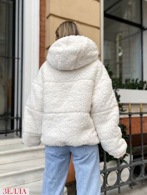 Демісезонна хутряна куртка в універсальному розмірі 42-46, колір білий.